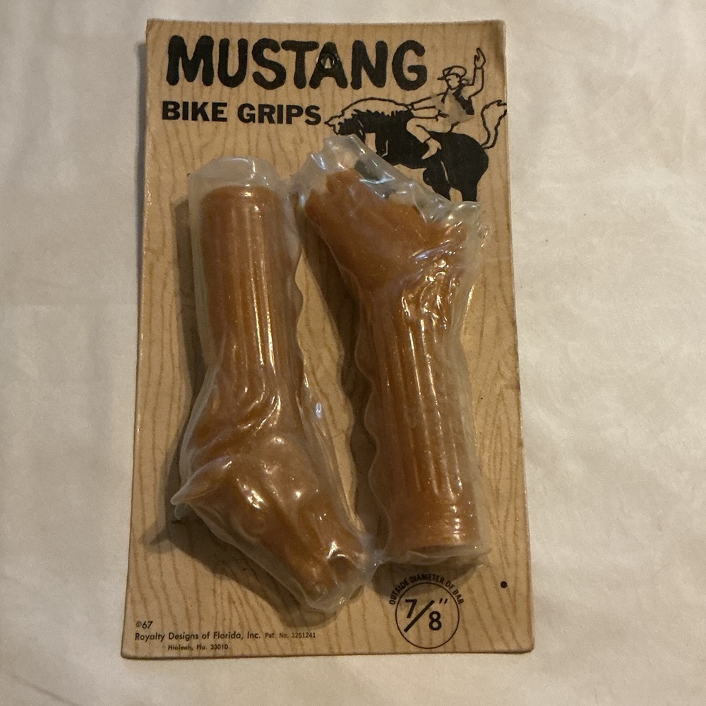 Collectible Mustang Tan Bicycle Handlebar Grips - Vintage Style New in packaging
